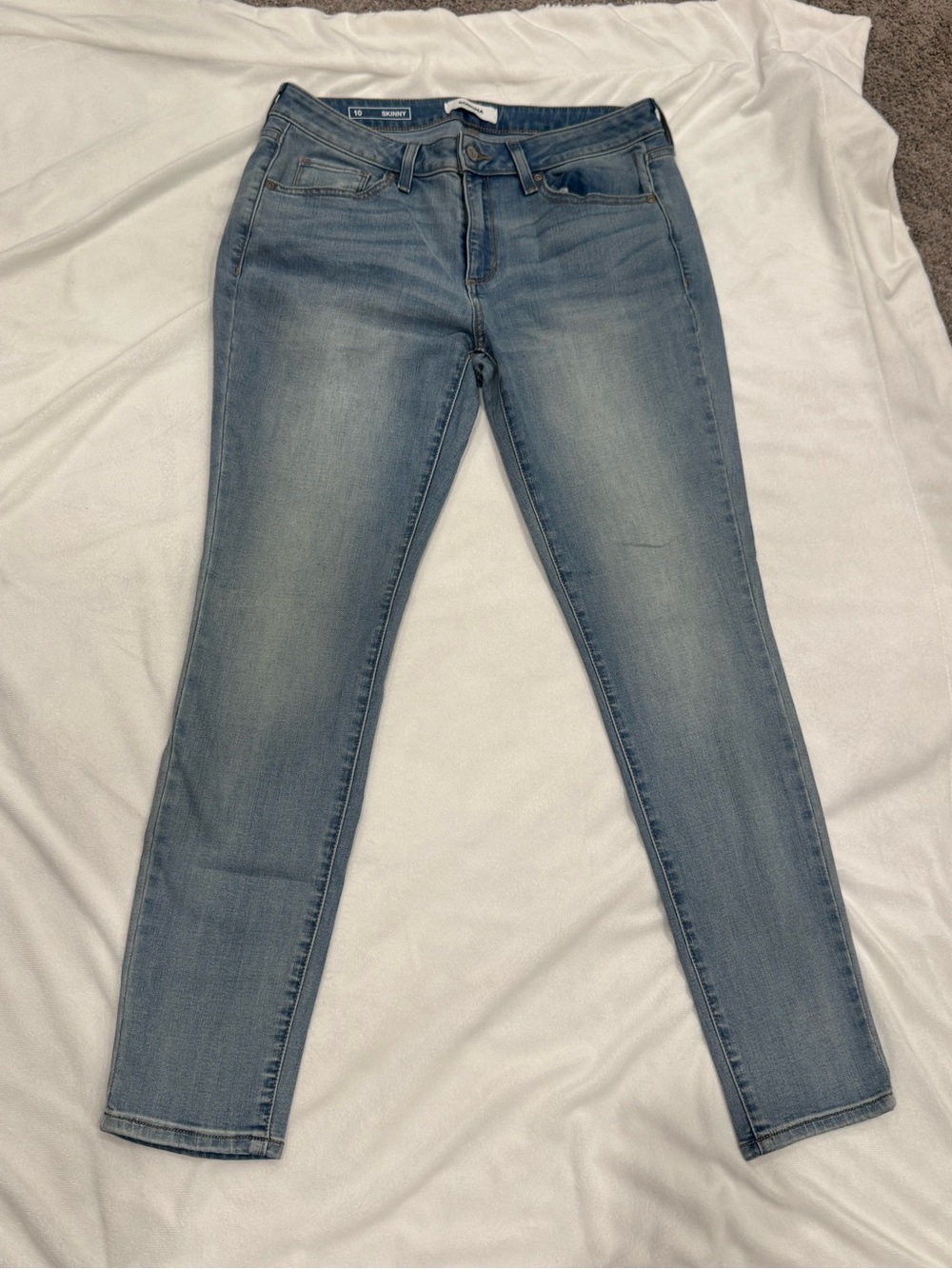 Sonoma Women’s Skinny Jeans in Light Blue Wash